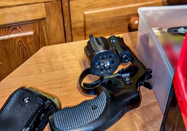 nielegalne materialy wybuchowe